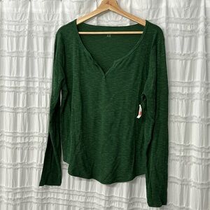 BNWT GAP BODY GREEN LONG SLEEVE HENLEY